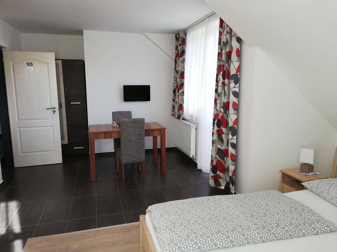 Apartman 25 Sopron Luaran gambar