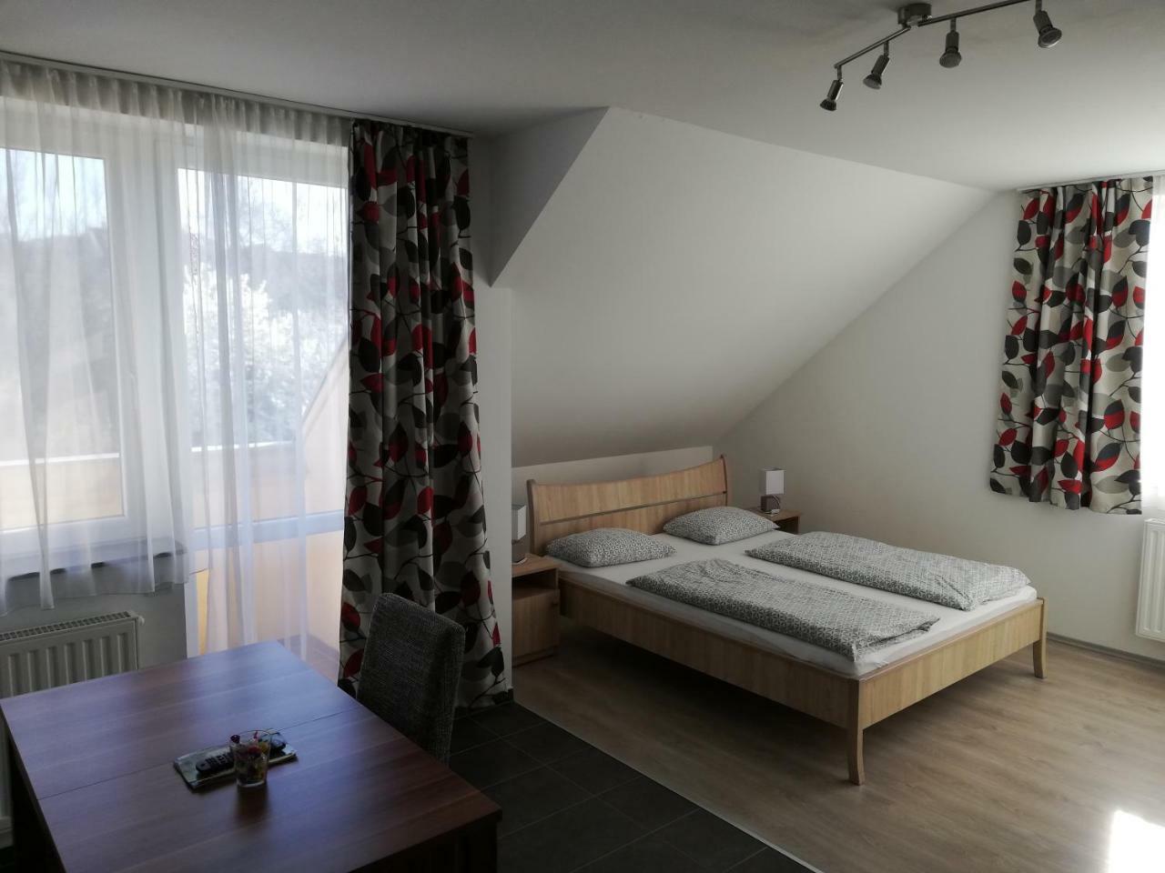 Apartman 25 Sopron Luaran gambar