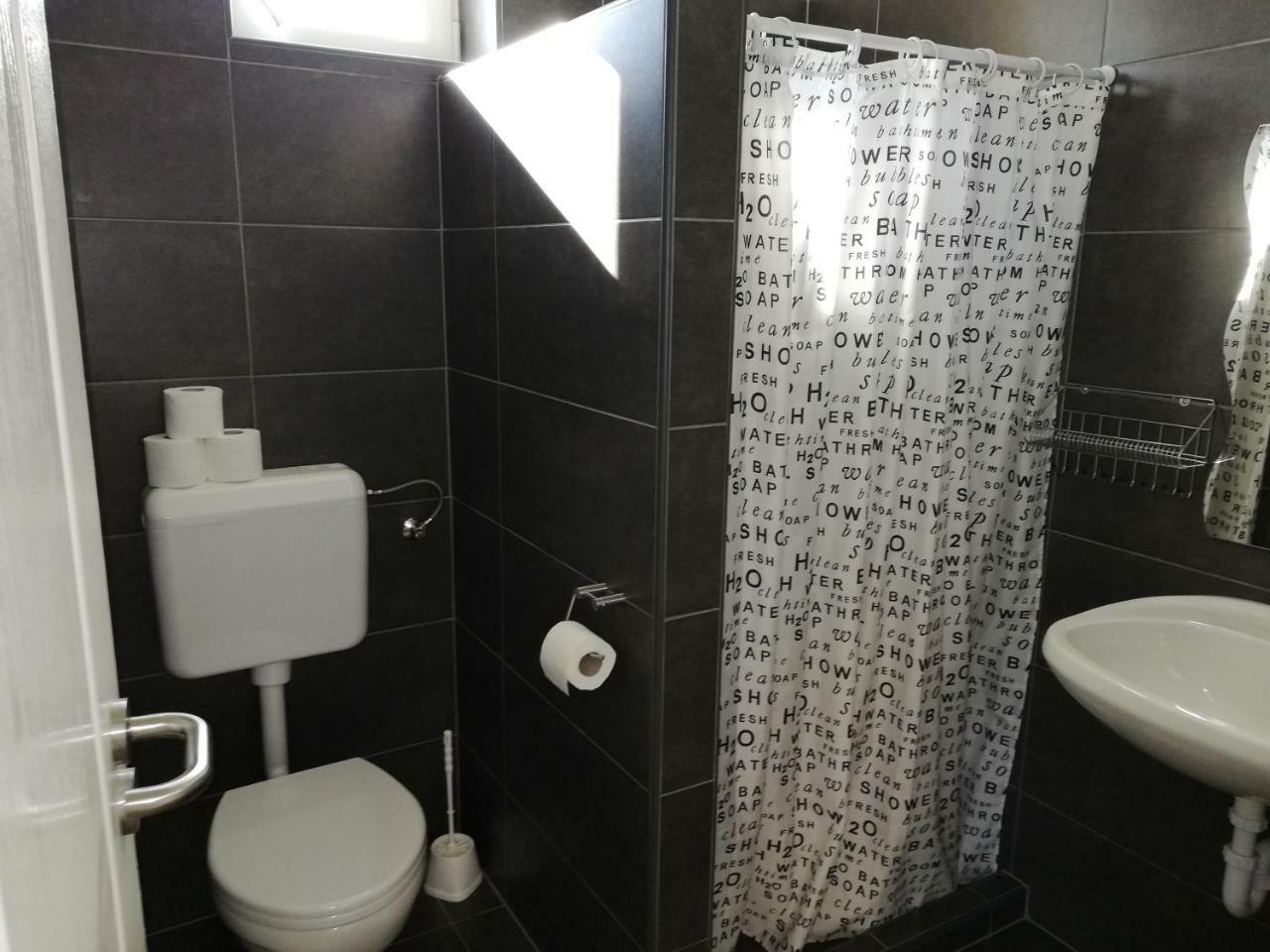 Apartman 25 Sopron Luaran gambar
